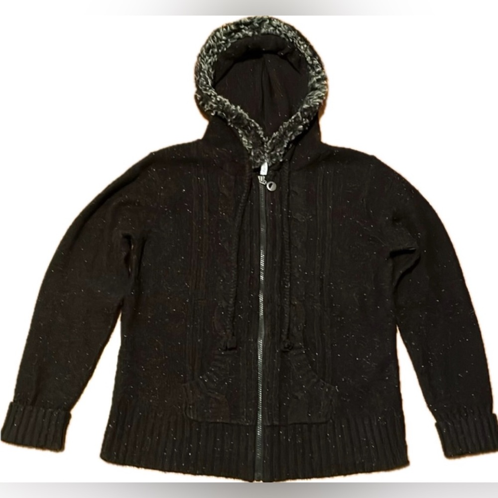 Relativity Full zip hooded sweater. Excellent condition! Size Large